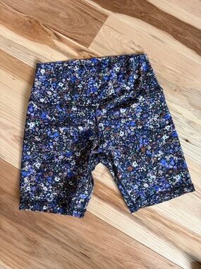 lululemon athletica Black Floral High-Waist Biker Shorts-Align